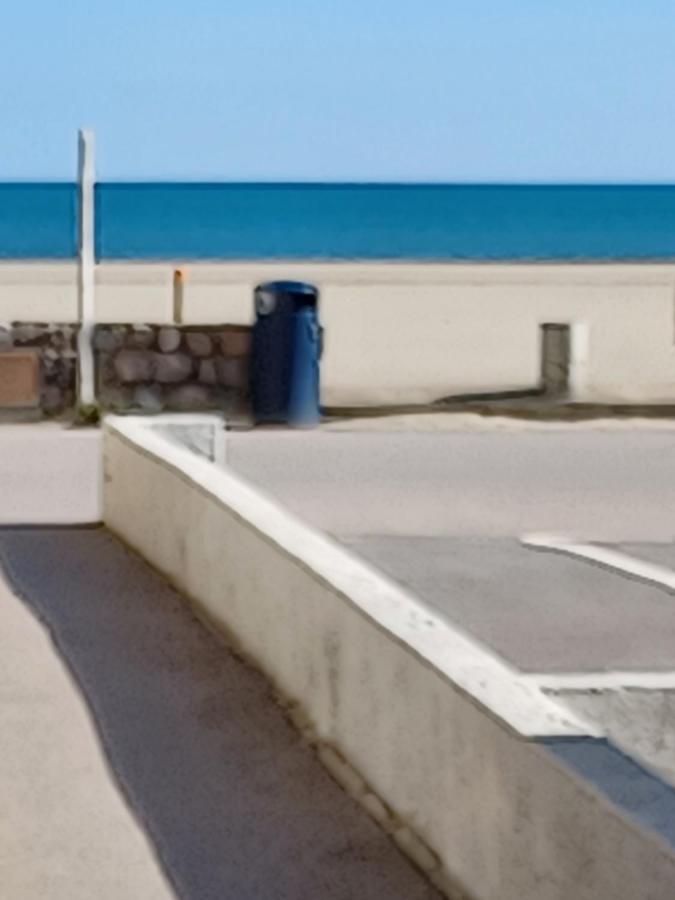 Juste à côté de la plage,vue latérale sur mer Apartamento Port-la-Nouvelle Exterior foto